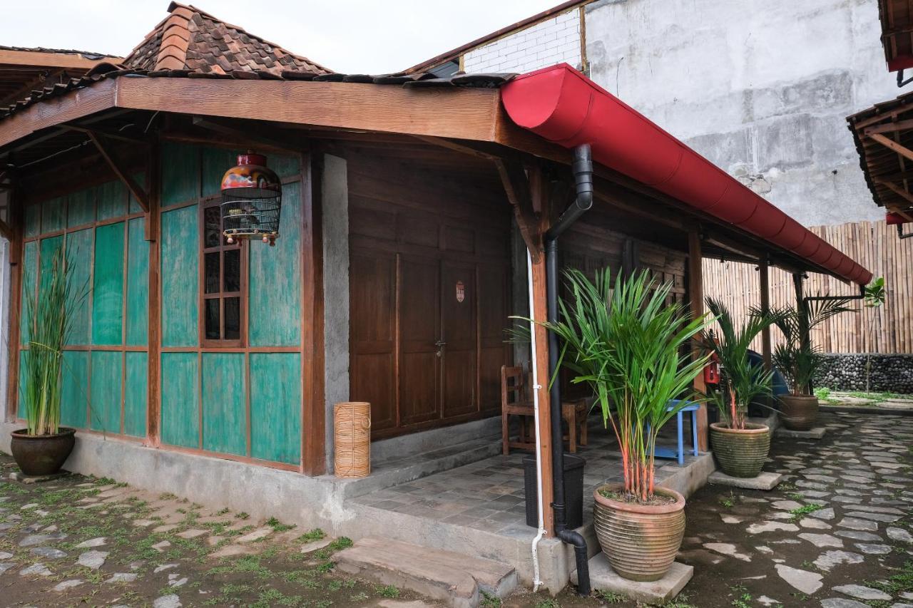 Kampung Lawasan Heritage Cottage Maguwo Экстерьер фото