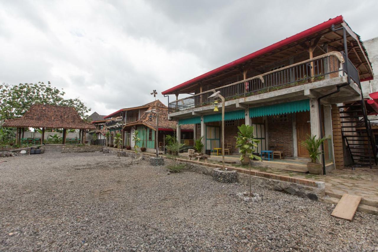 Kampung Lawasan Heritage Cottage Maguwo Экстерьер фото