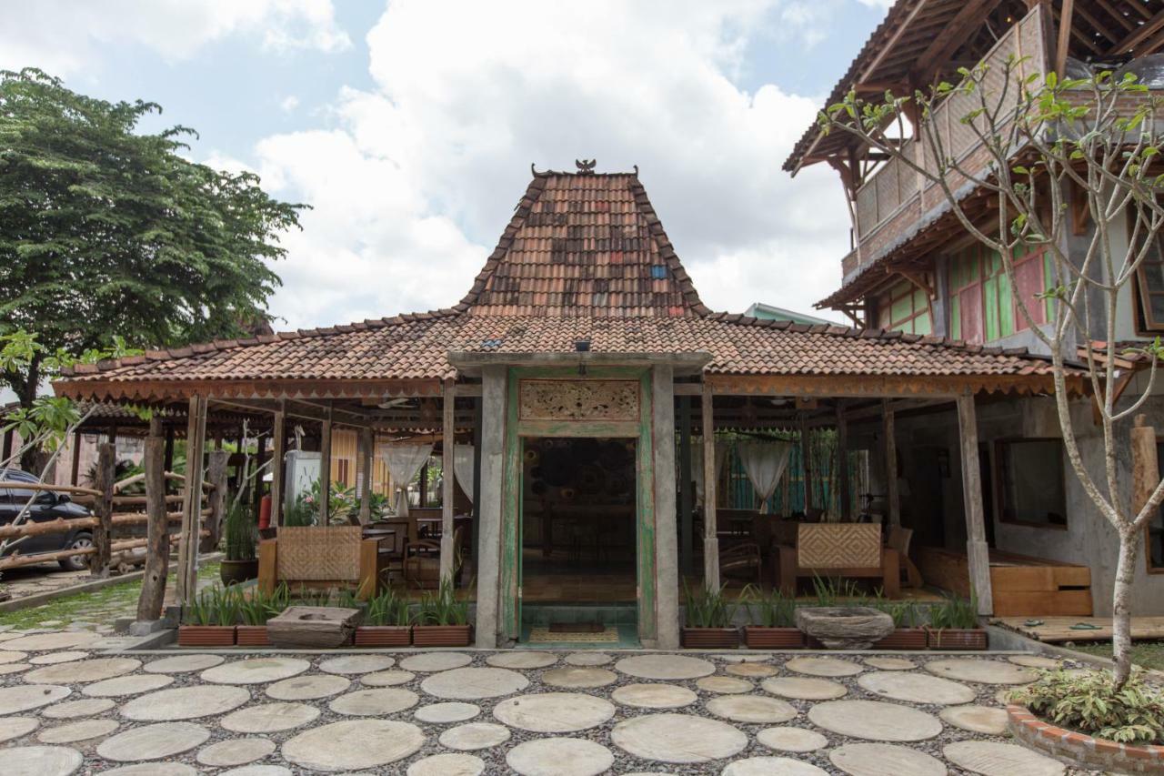 Kampung Lawasan Heritage Cottage Maguwo Экстерьер фото